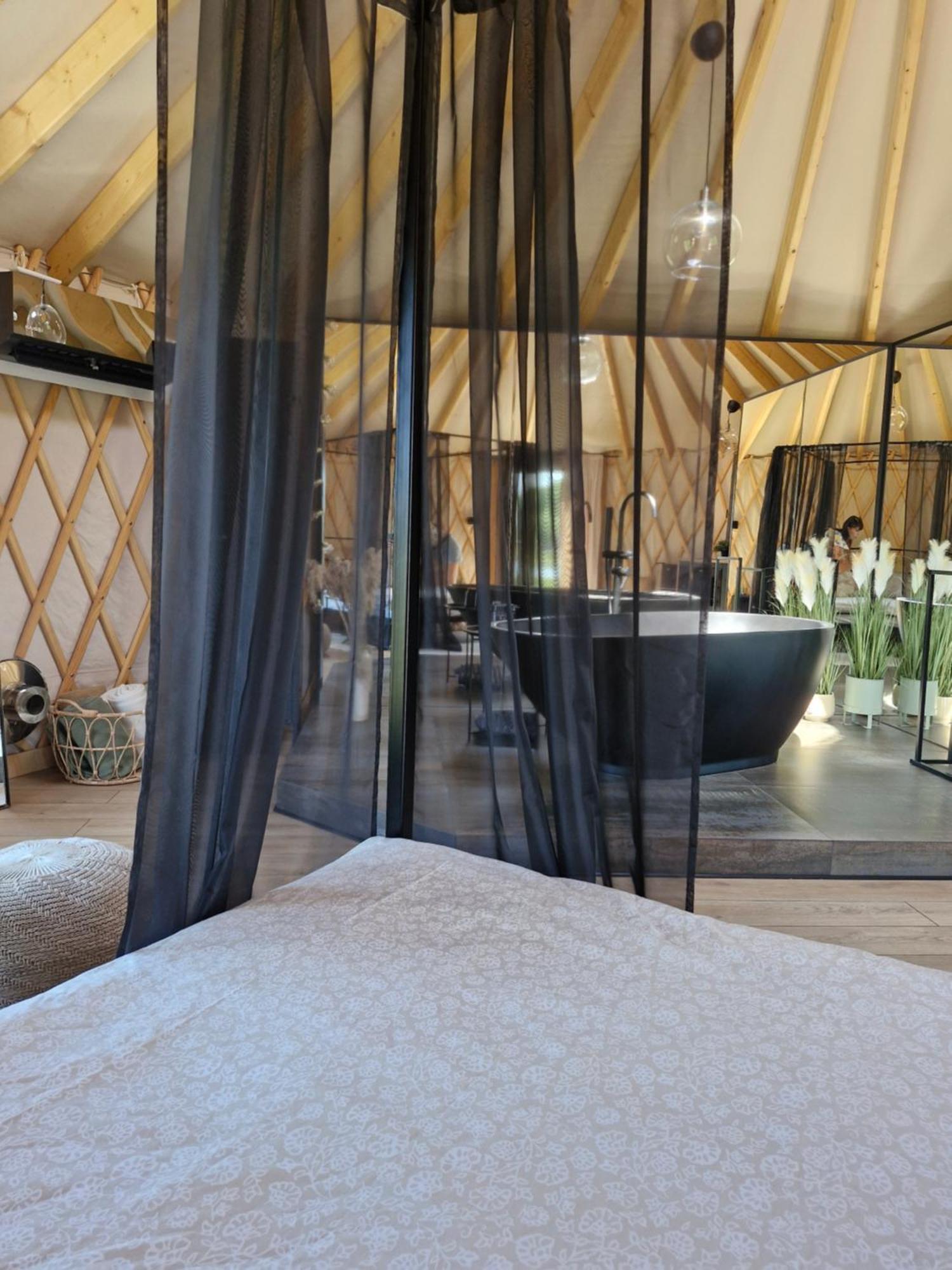 Hotel Jurty Glamping Gostynin Habitación foto